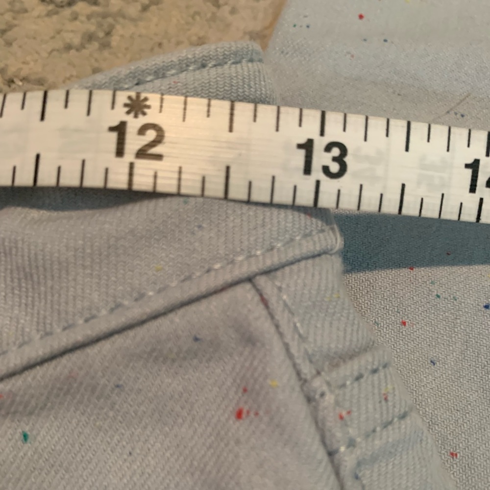 Lauren Conrad Wide Leg ankle jeans. Light colored. Splatter color design. Size 4 - Picture 8 of 9